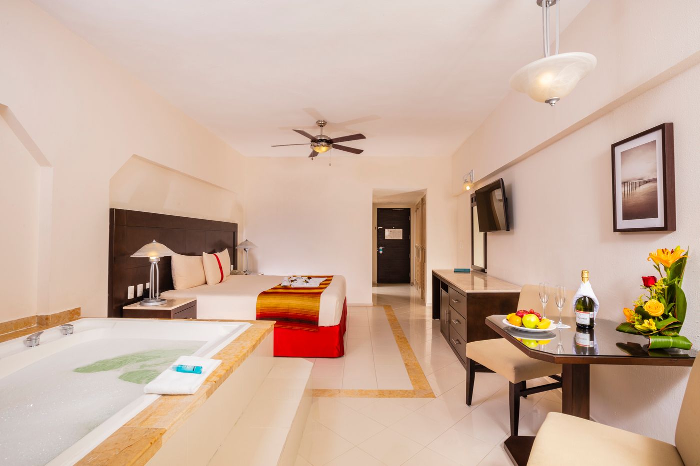 Crown-Paradise-Club-Cancun-Room-39