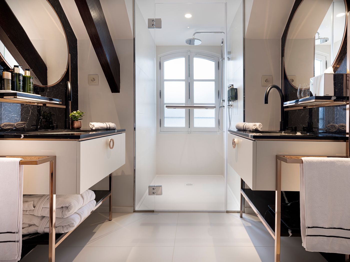 Melia-Paris-Notre-Dame-Room-49