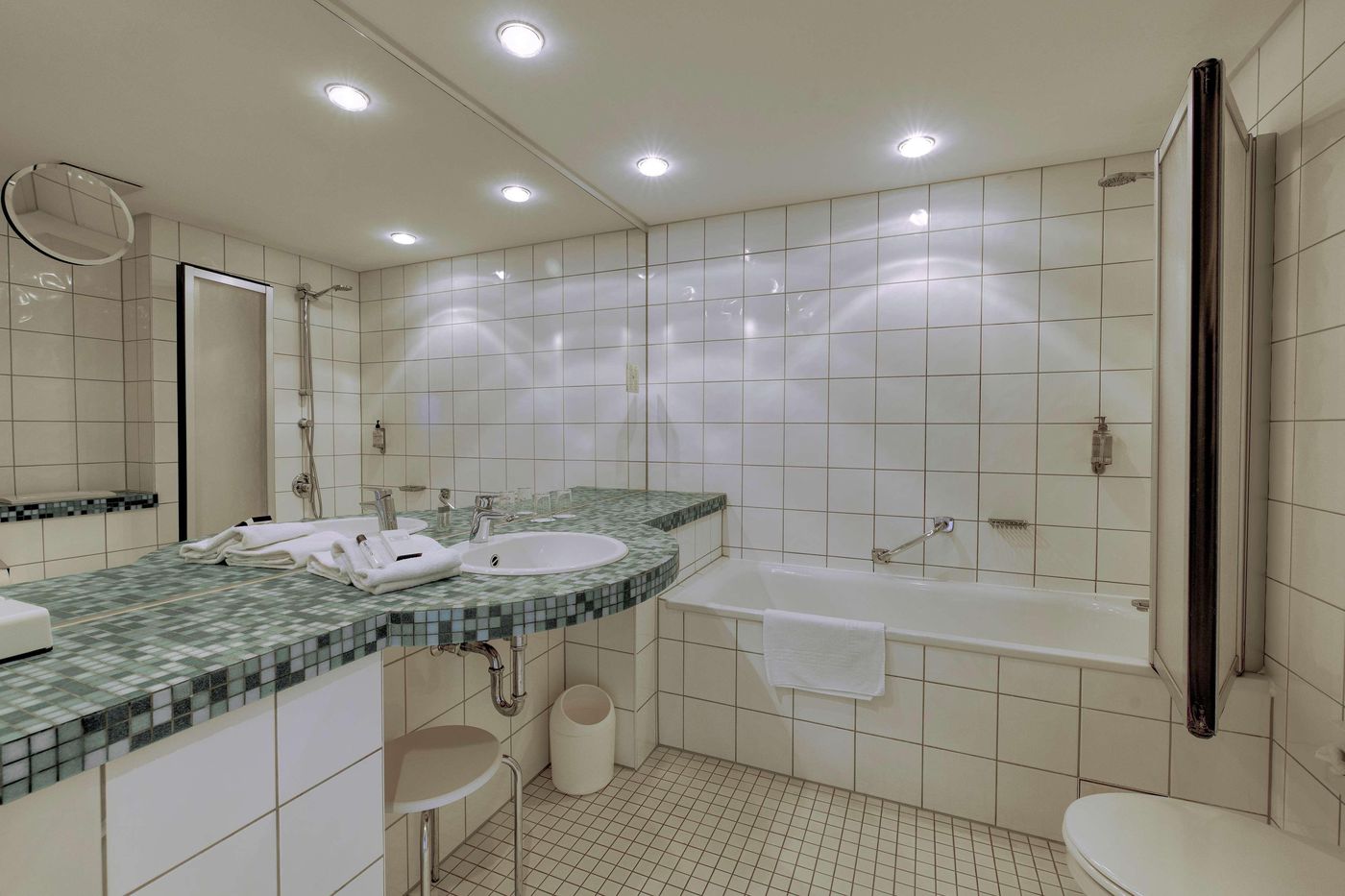 Hotel-Domicil-Berlin-by-Golden-Tulip-Room-47