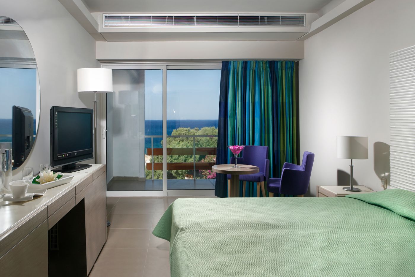 Eden-Roc-Resort-Hotel-Room-20