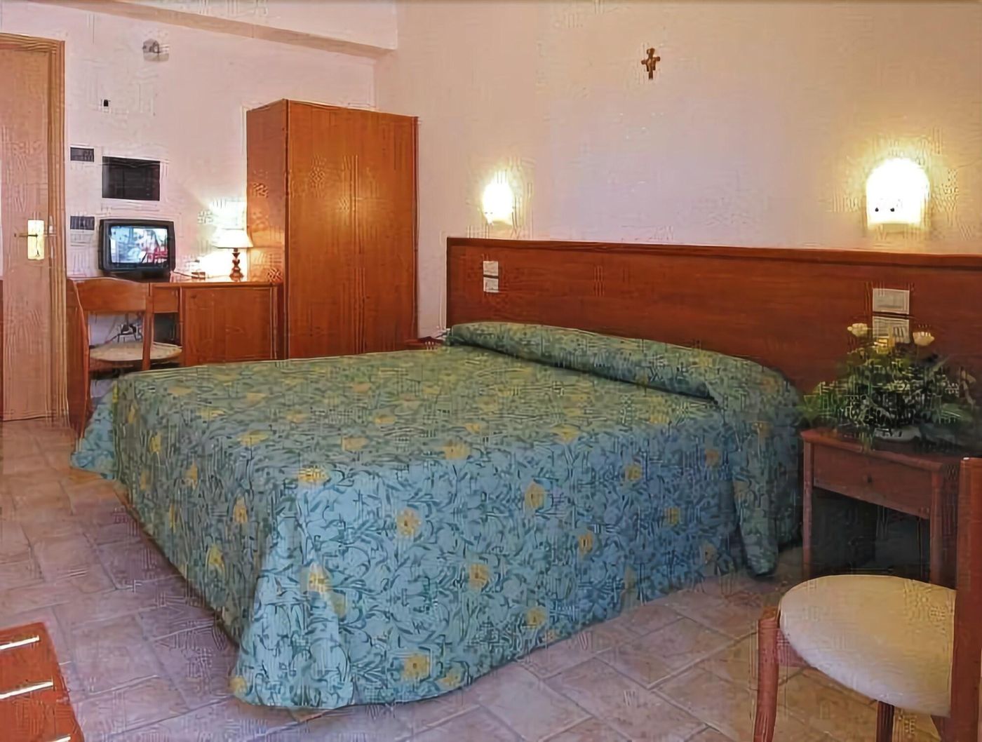 La Rocca-Italy-ASSISI -Room-6