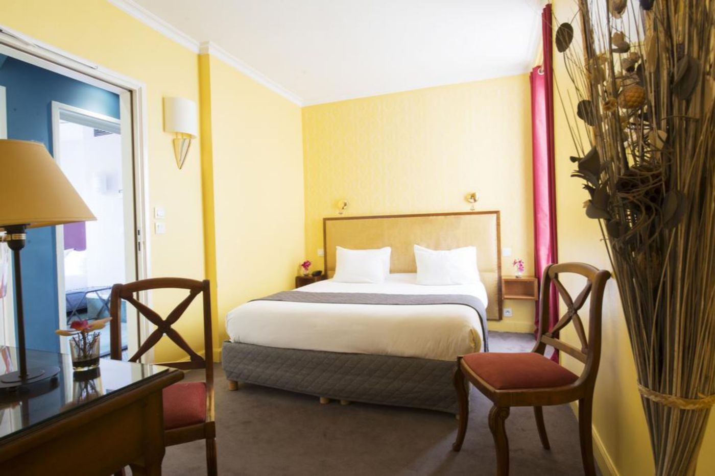 France-Louvre-Room-10