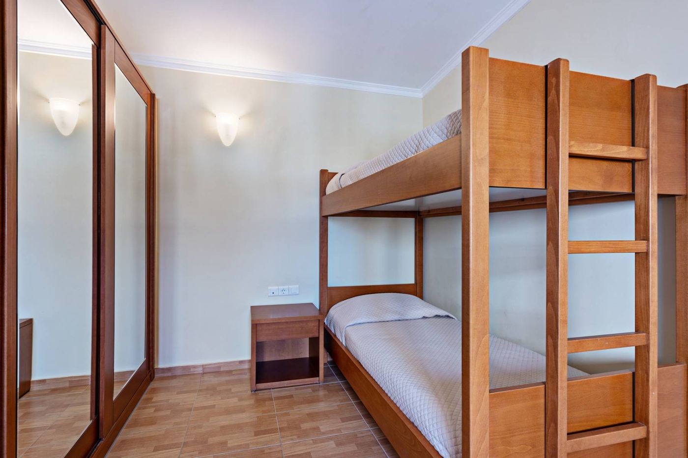 Hydramis-Palace-Beach-Resort-Room-61