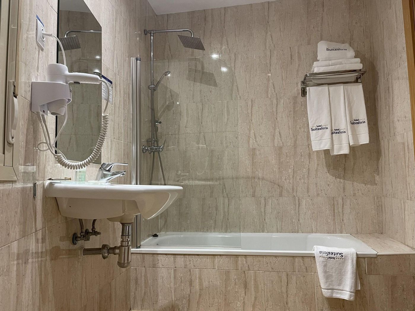 Hotel-Suites-Feria-de-Madrid-Room-26