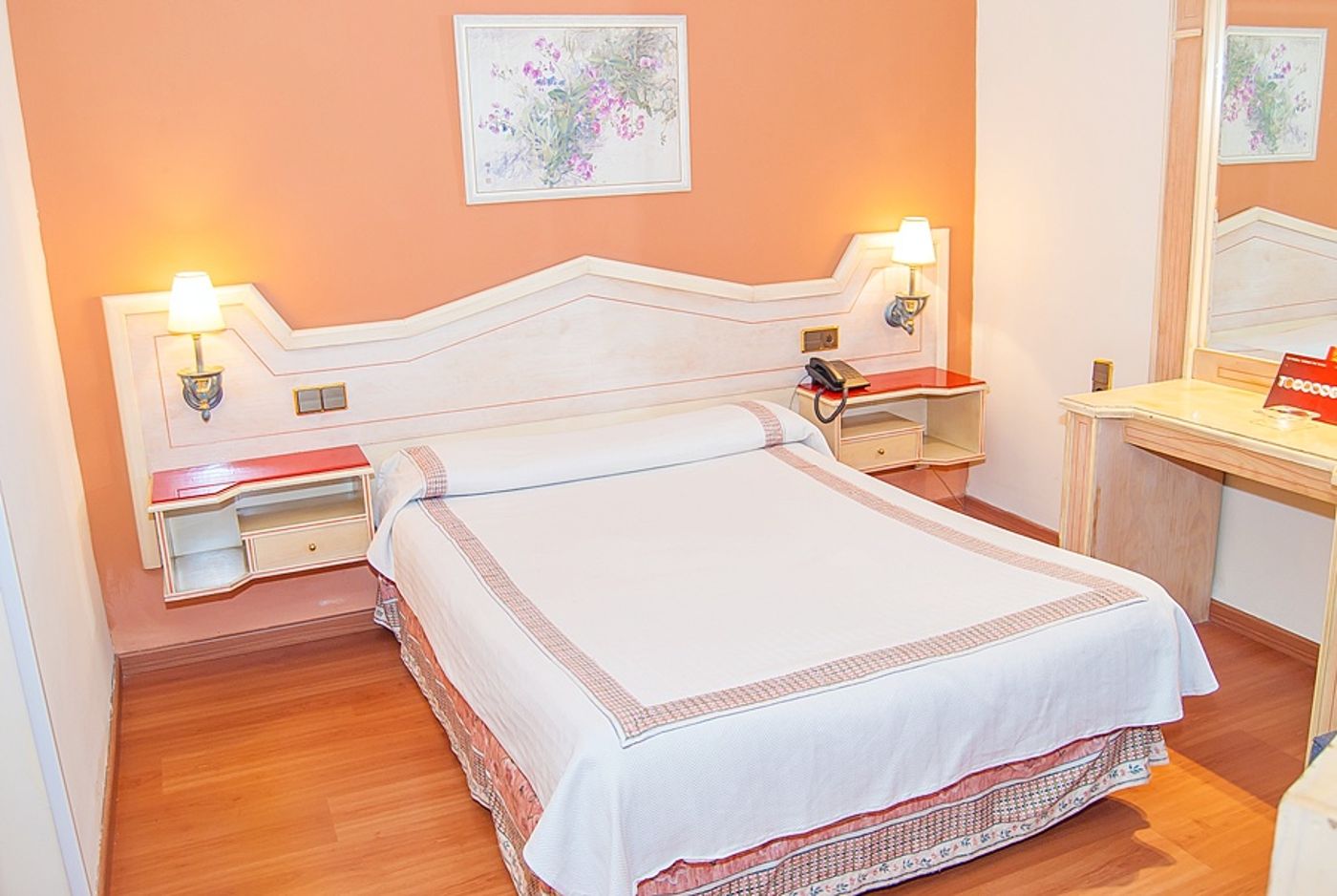 Ana Maria-Spain-GRANADA-Room-5