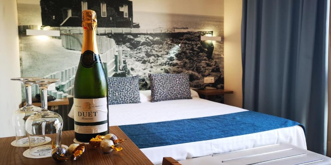 Adonis-Plaza-Room-23