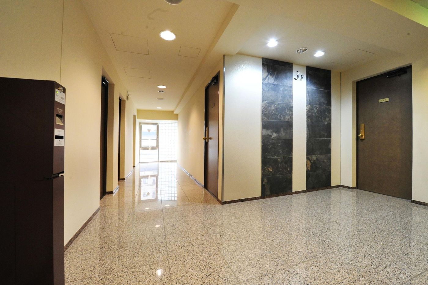 Hotel Toms-Japan-TOKYO-Lobby-10