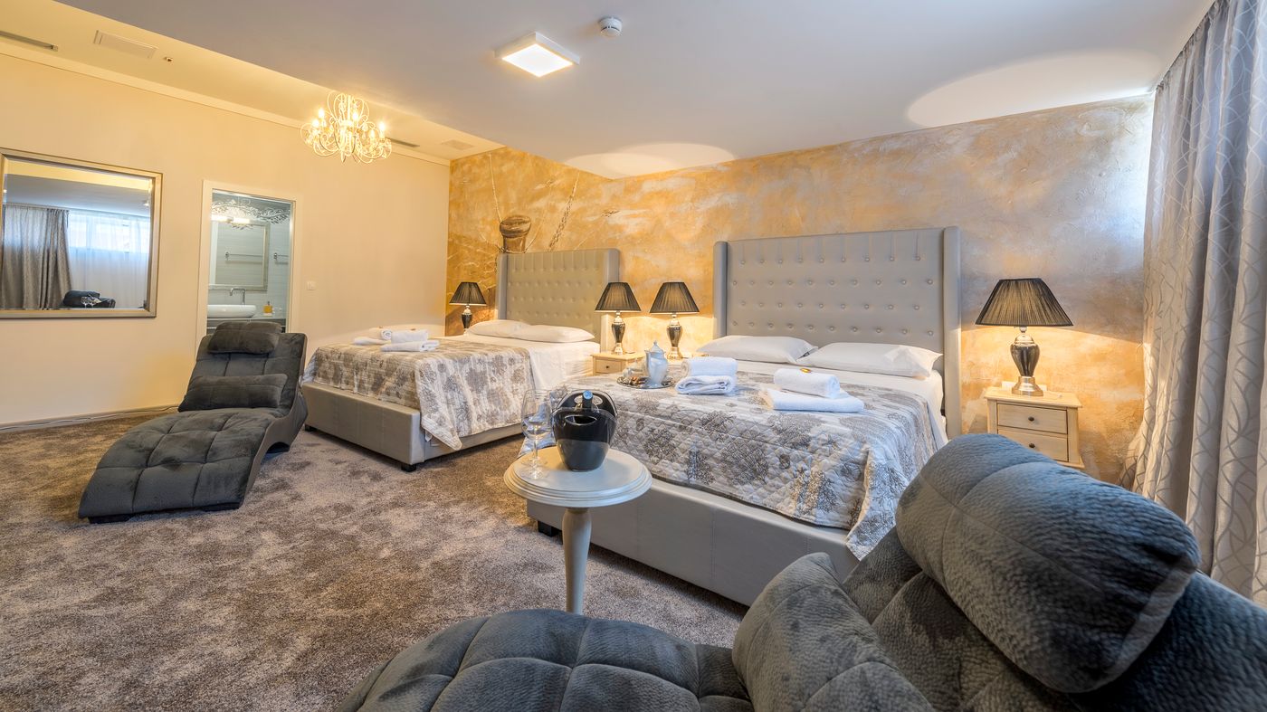 Prima-Luce-Downtown-Room-12