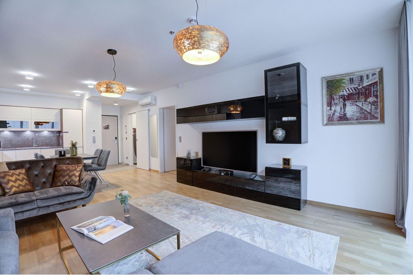 Hotel-Emerald---Suites-Room-48