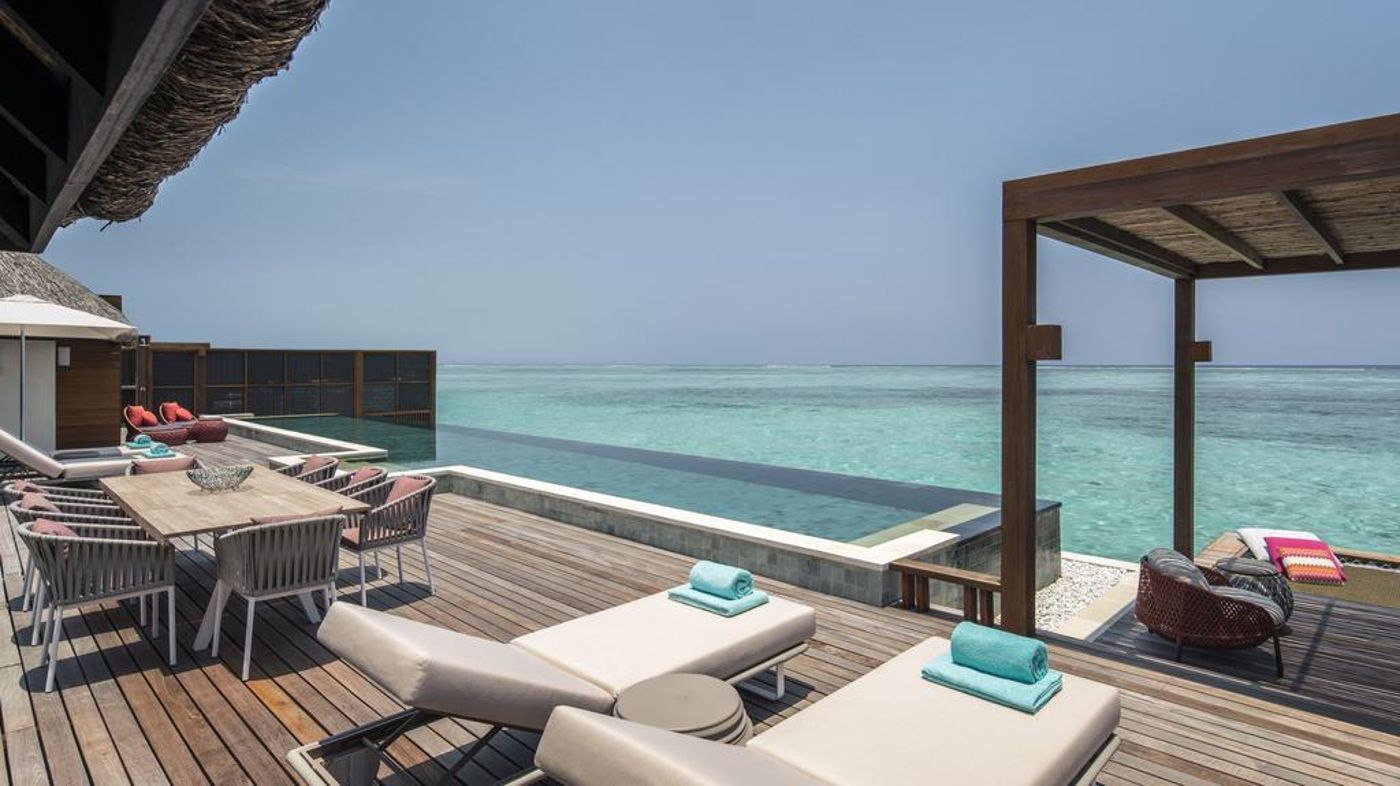 Four Seasons Kudahuraa