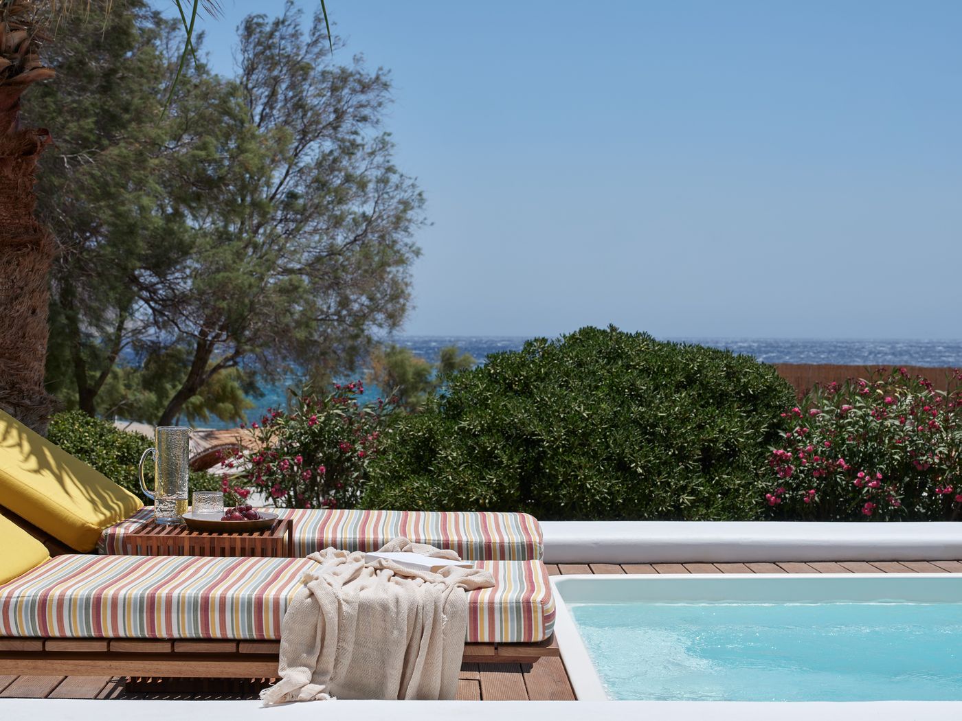 Myconian-Sunrise-Relais---Chateaux-Hotel-Room-3