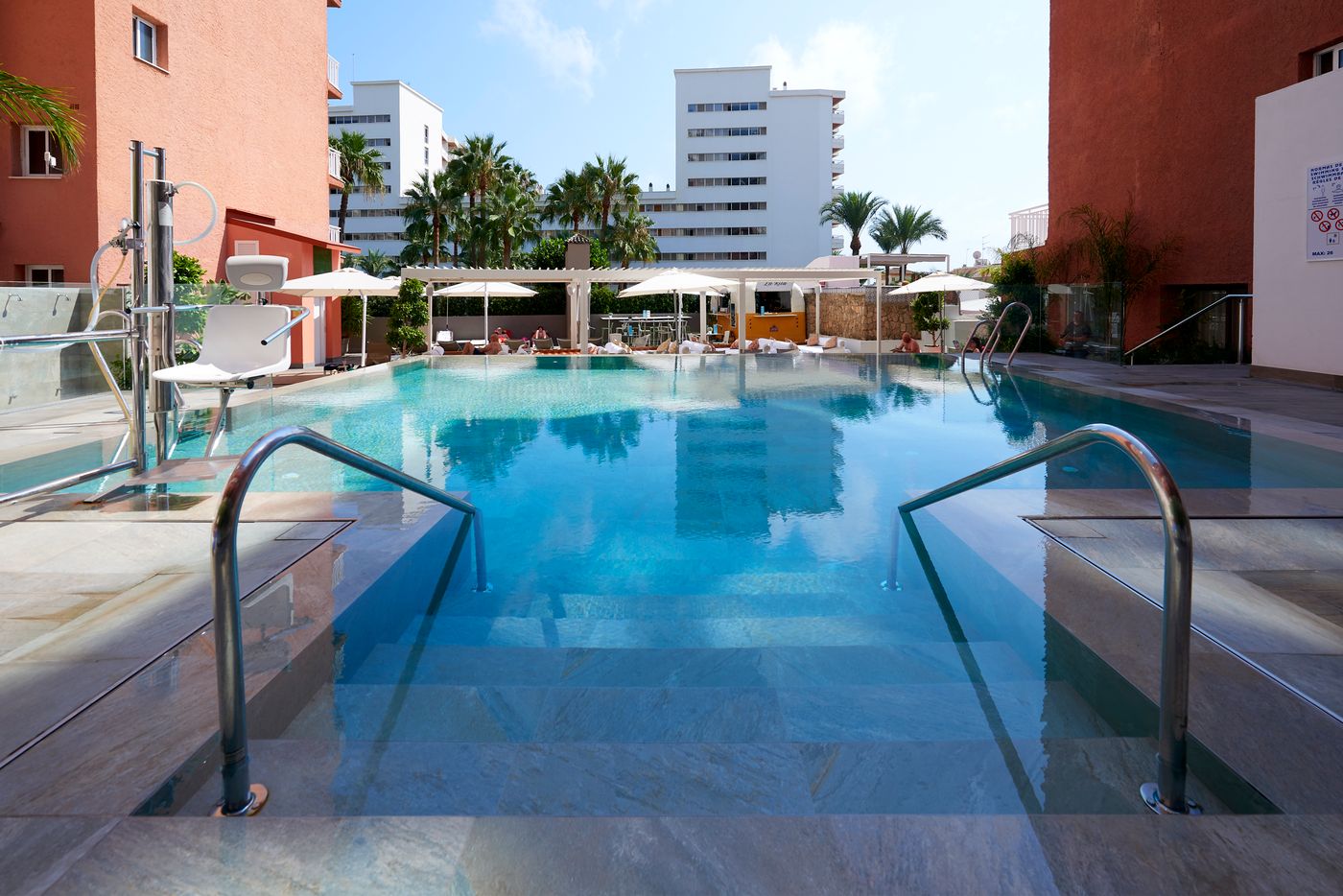Hotel-Fenix-Torremolinos---Adults-Only-Recommended-Pool-4