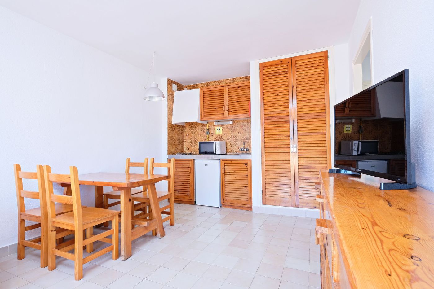 Azuline Apartments Sunshine - Adults Only