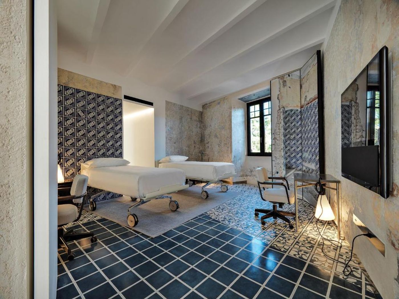 Rhinoceros-Roma-Room-5