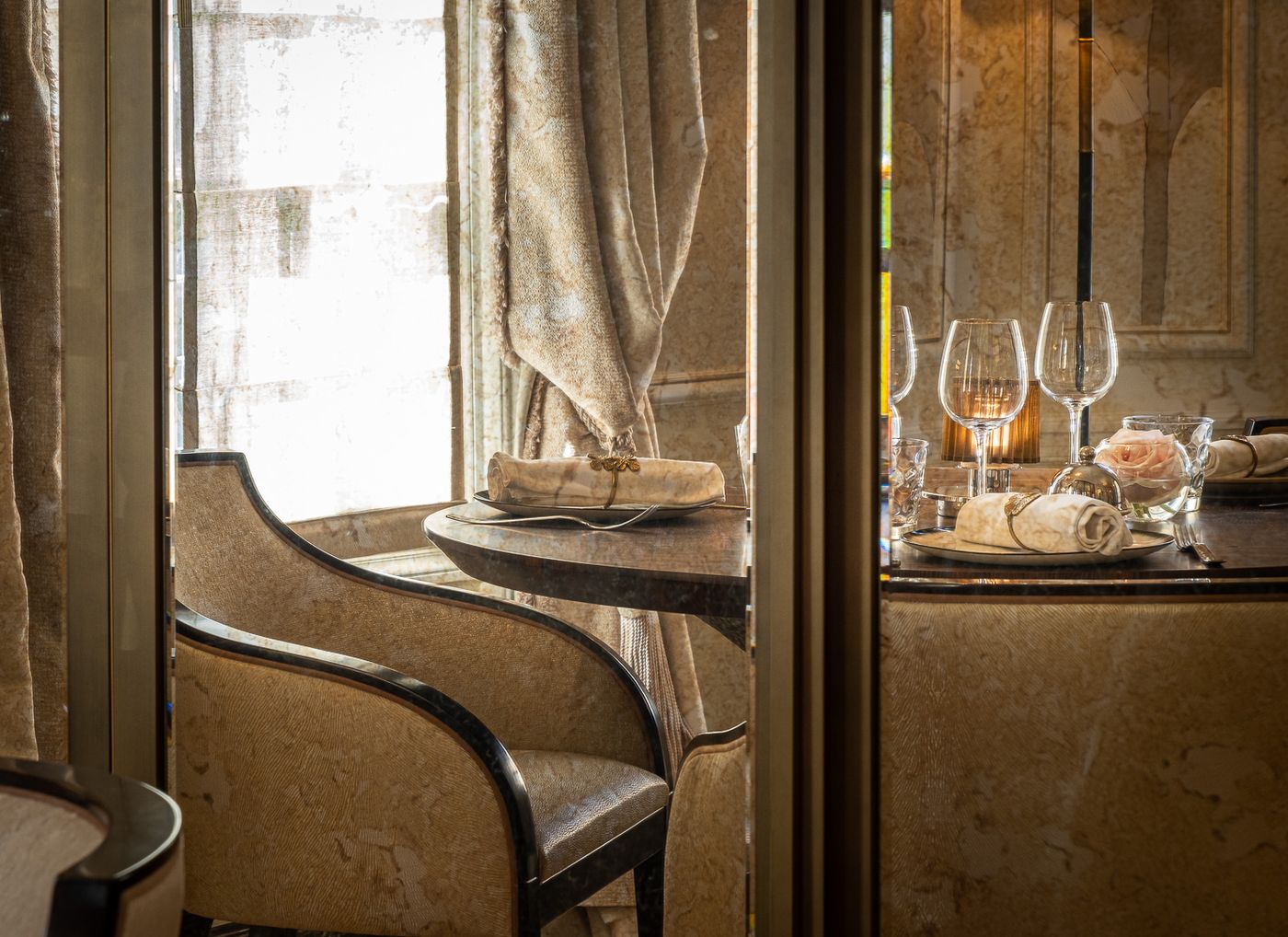 Hotel-Elysia-By-Inwood-Hotels-Restaurant-15