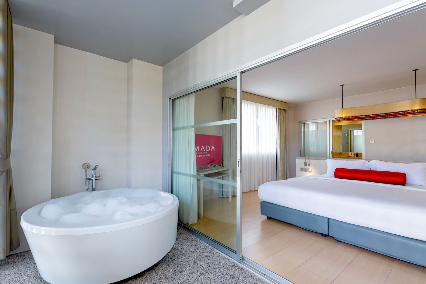 Ramada-By-Wyndham-Phuket-Deevana-Room-45