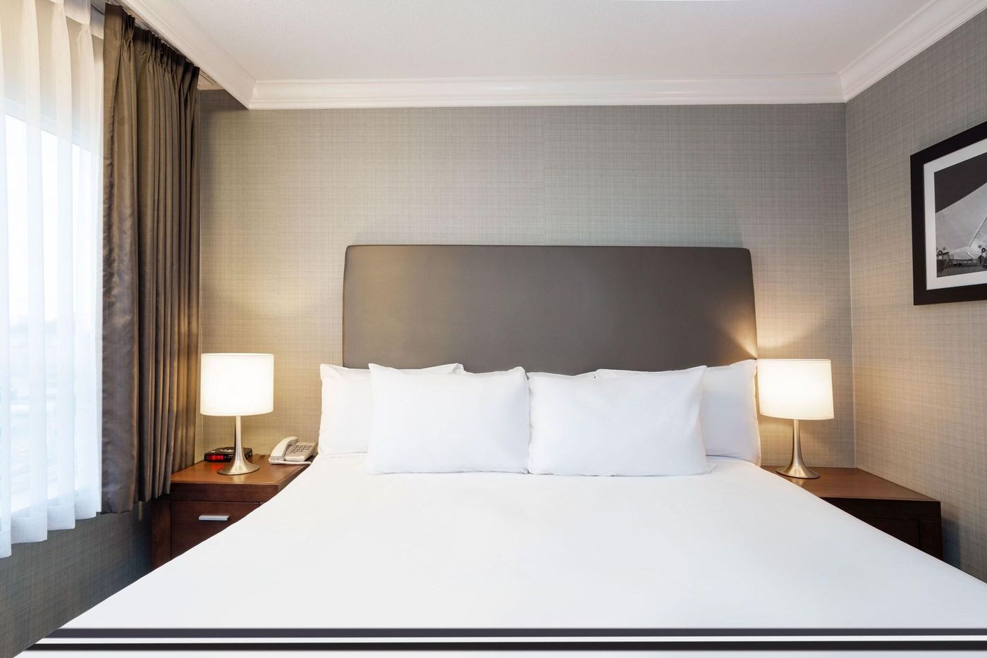 Sandman-Hotel-Vancouver-Airport-Room-24