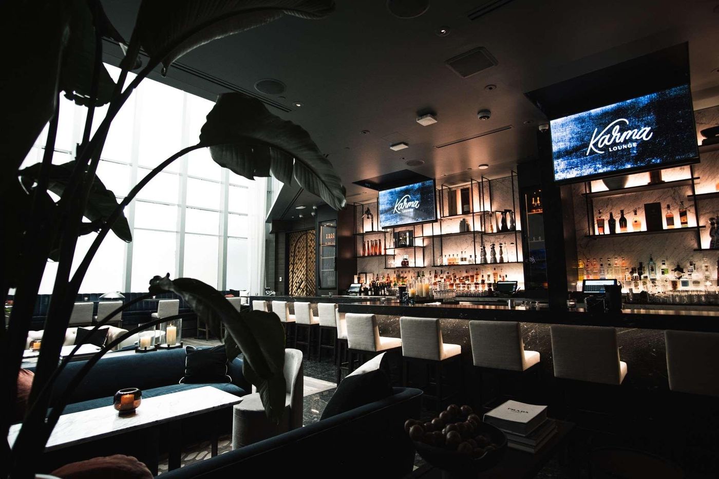 Paradox-Hotel-Vancouver-Bar-28