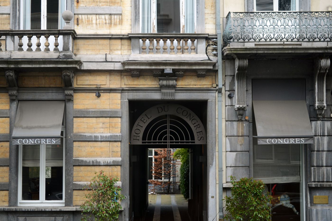 Hotel-Du-Congres-General-view-3