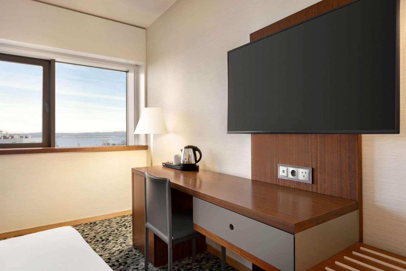 Ramada-by-Wyndham-Lisbon-Room-34