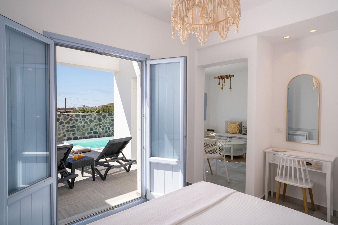 Santorossa-Luxury-Villas-Room-18