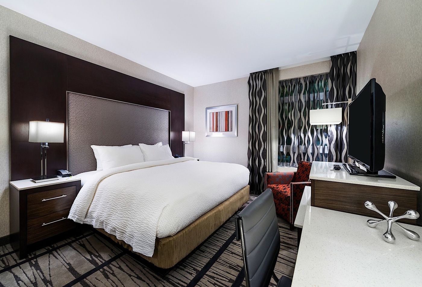 Fairfield-Inn---Suites-Boston-Cambridge-Room-8