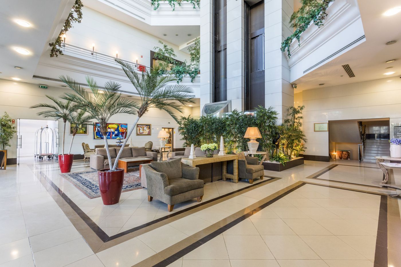 Riviera-Hotel-Carcavelos-Lobby-13