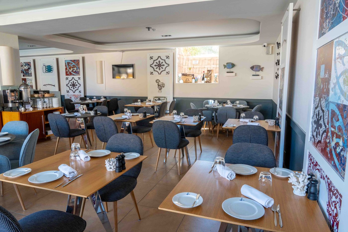 Costa-d-Oiro-Ambiance-Village-Restaurant-63