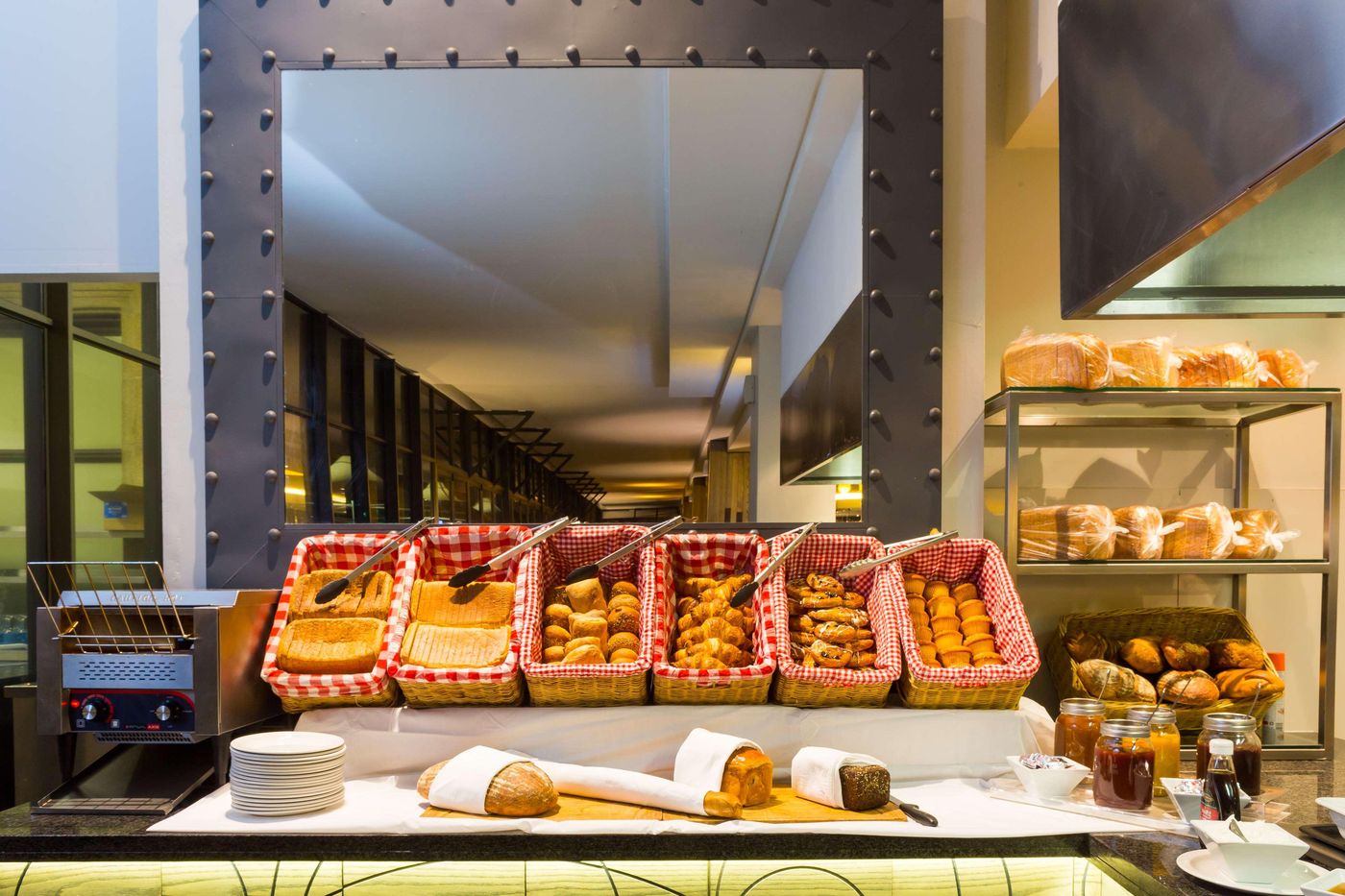 Fountains-Hotel-Cape-Town-Restaurant-45