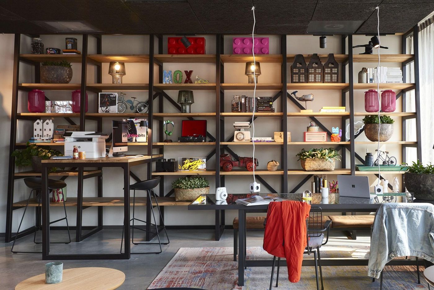 Moxy-Amsterdam-Schiphol-Airport-Lobby-10