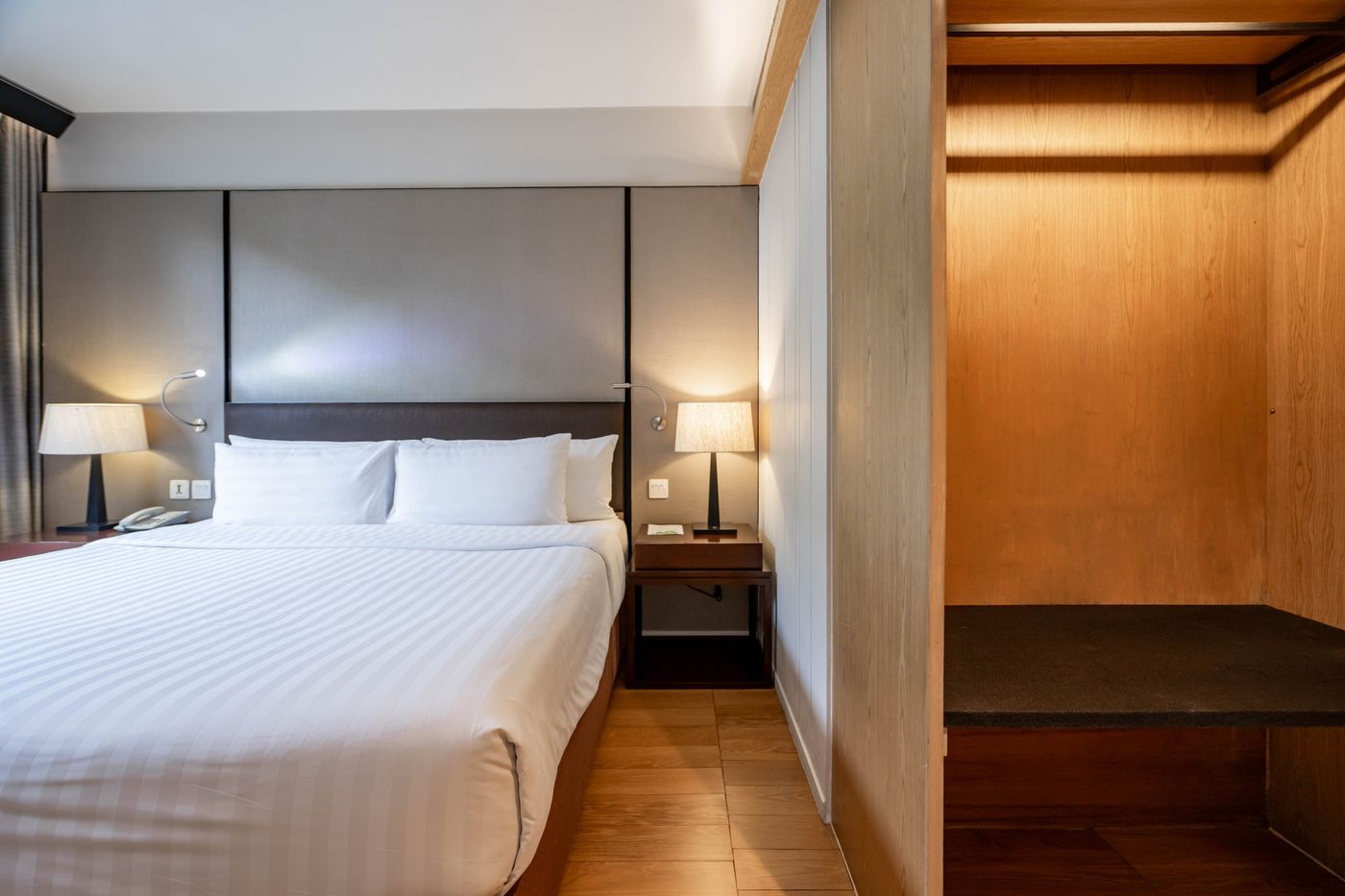 Arcadia-Suites-Bangkok-Room-25