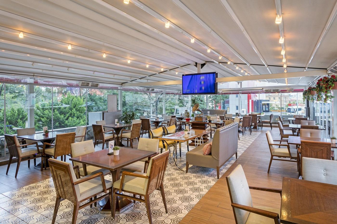 Titanic-Port-Bakirkoy-Terrace-8