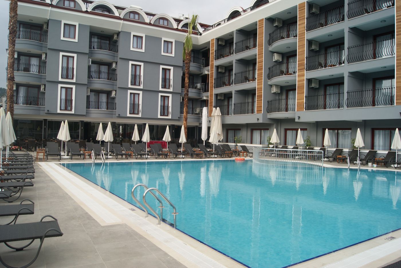 Club-Viva-Hotel-and-Apartments-General-view-2