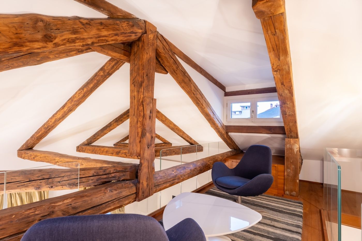 San-Teodoro-Palace----Luxury-Apartments-Room-4