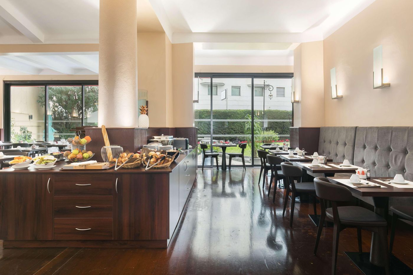 Best-Western-Plus-Hotel-Brice-Garden-Restaurant-62