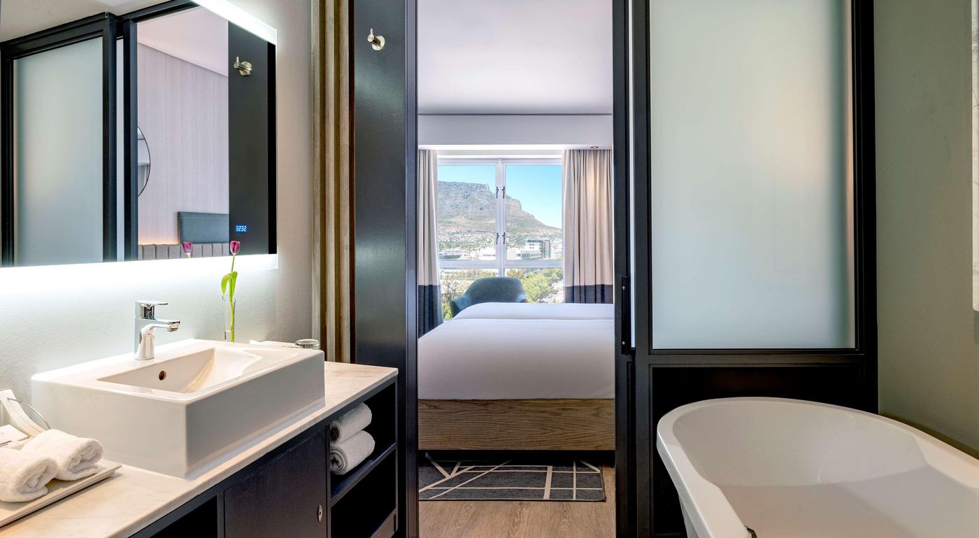 Hyatt-Regency-Cape-Town-Room-45