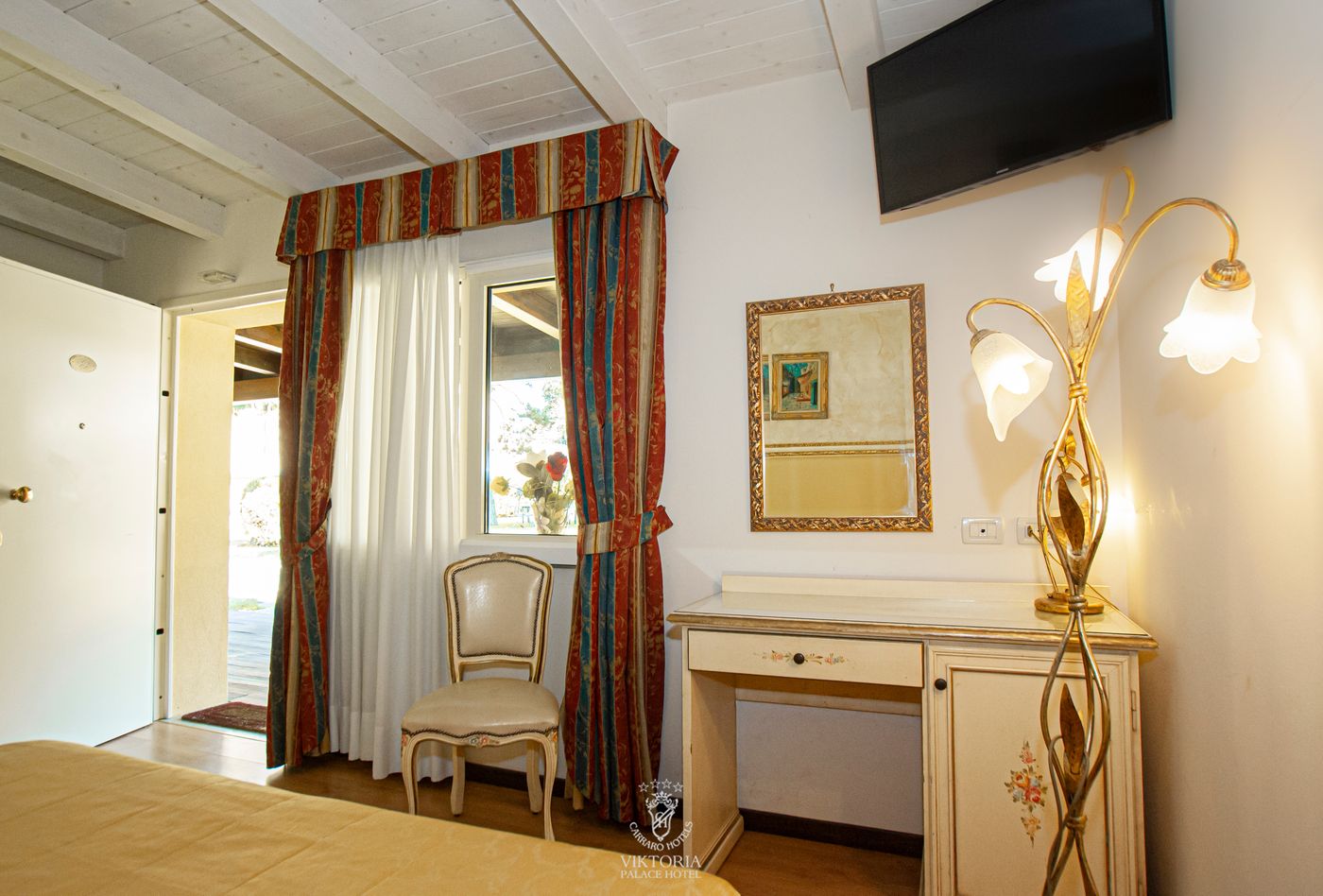 Viktoria-Palace-Room-3