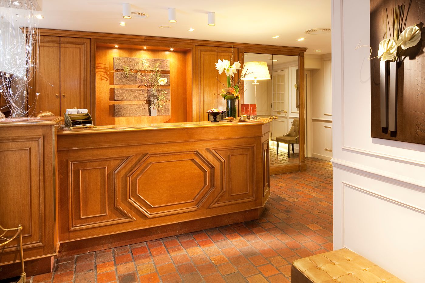 Hotel-de-Fleurie-Lobby-8