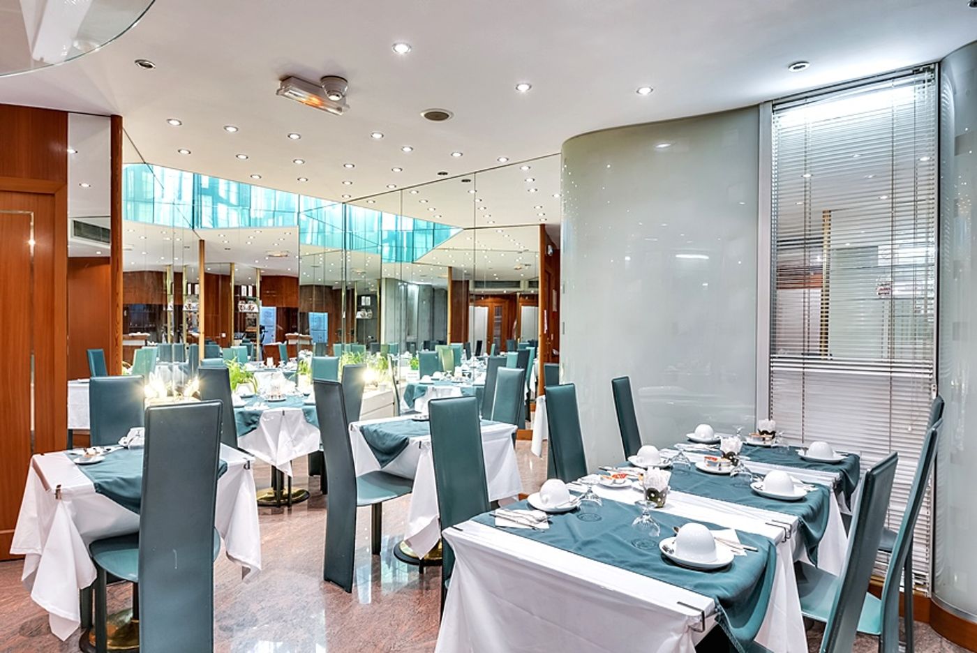 Villa-Luxembourg-Restaurant-13