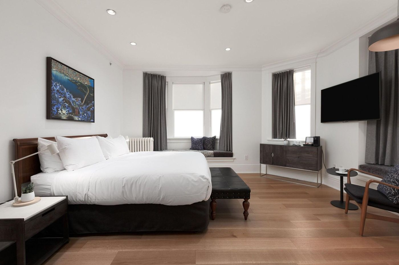 Victorian-Hotel-Vancouver-Room-26