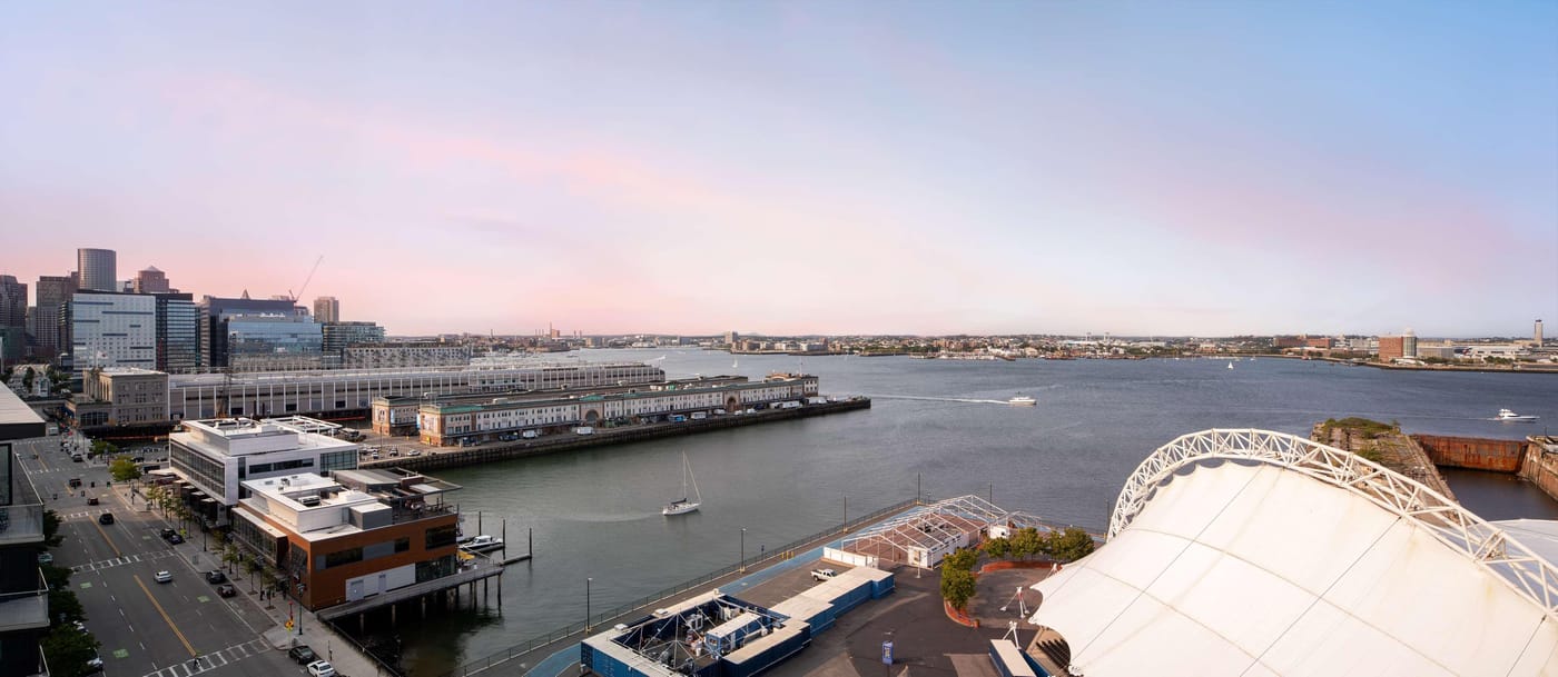 Hyatt-Place-Boston-seaport-district-Bar-47