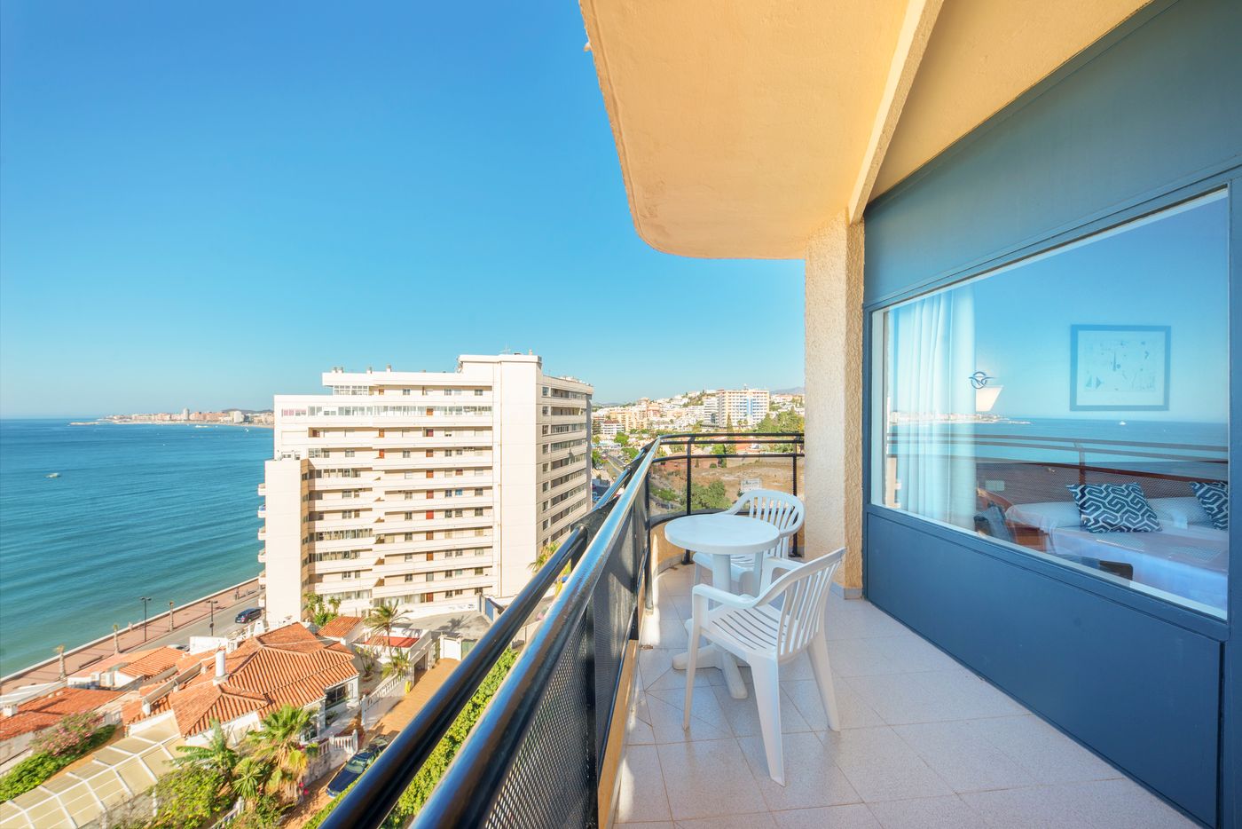 Globales-Gardenia-Room-50