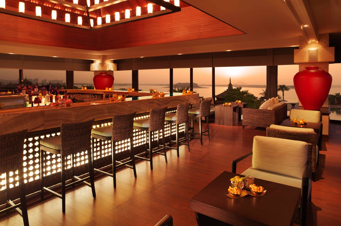 Anantara-The-Palm-Dubai-Resort-Bar-54