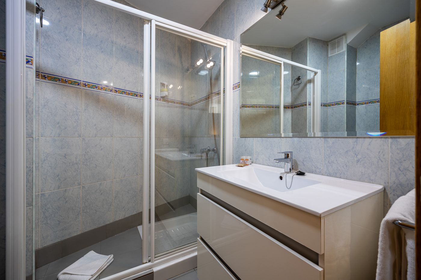 Atarazanas-Malaga-Boutique-Hotel-Room-44