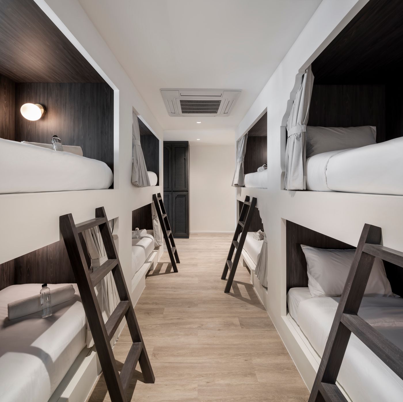 Lilit-Bang-Lumphu-Hotel-Room-11