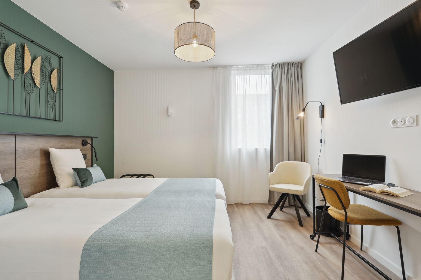 All-Suites-Noisy-Le-Grand-Room-13