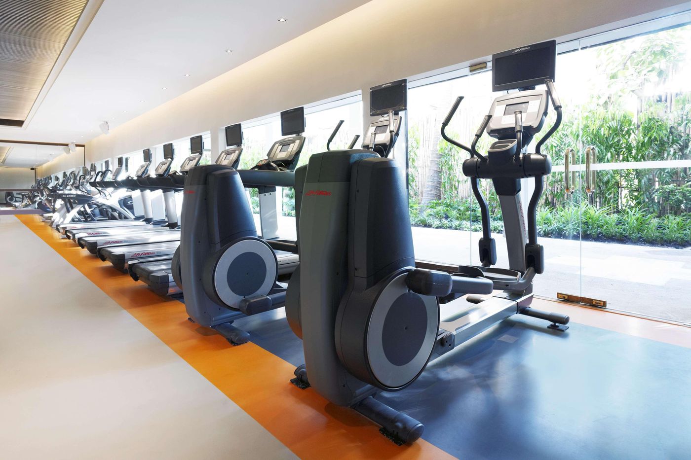 Anantara-Riverside-Bangkok-Sports-and-Entertainment-50