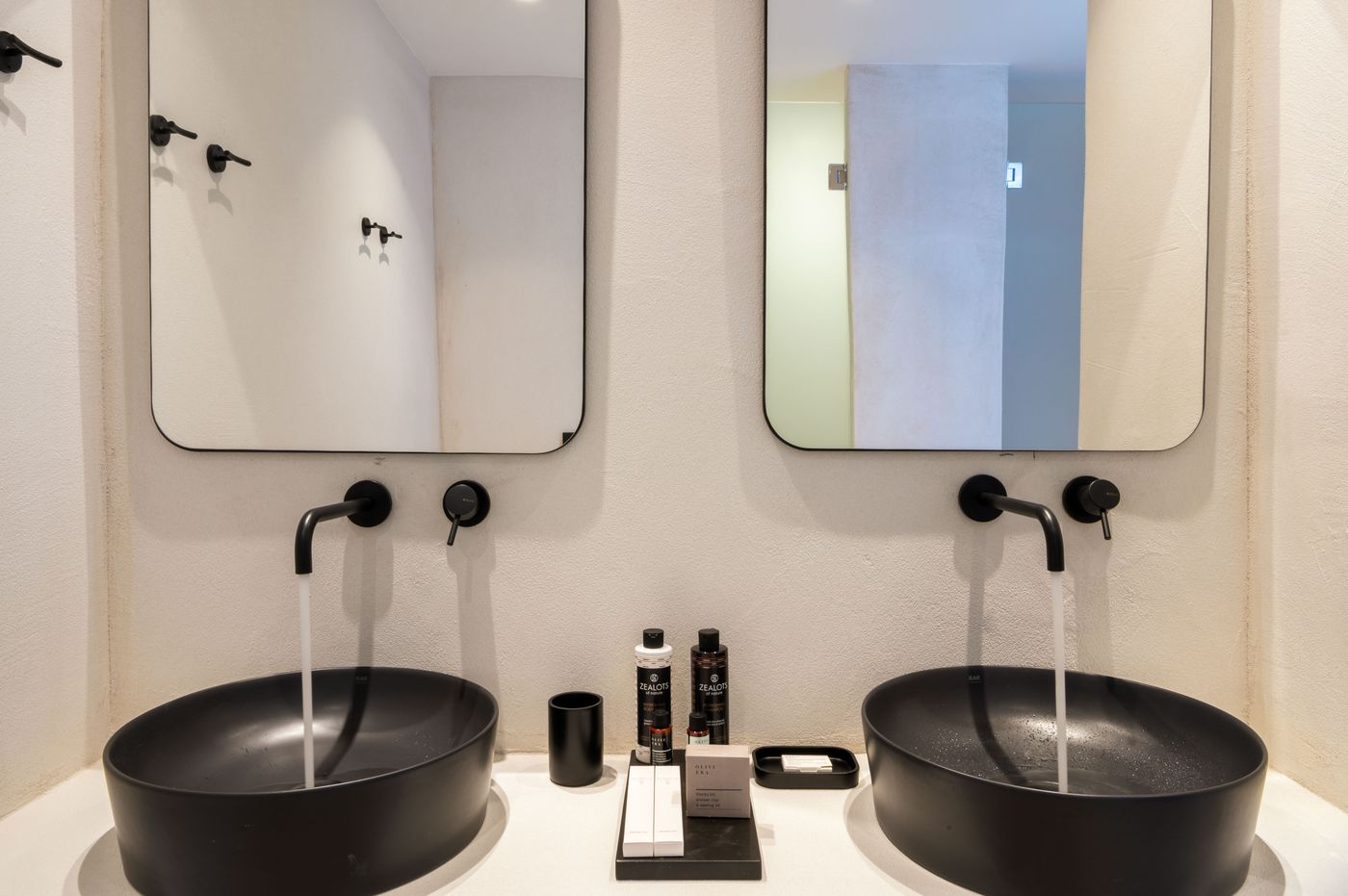 Rocabella-Mykonos-Art-Room-68