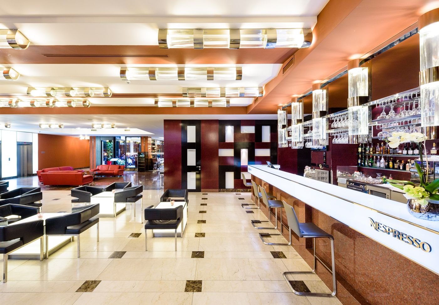 Grand-Majestic-Plaza-Hotel-Bar-13