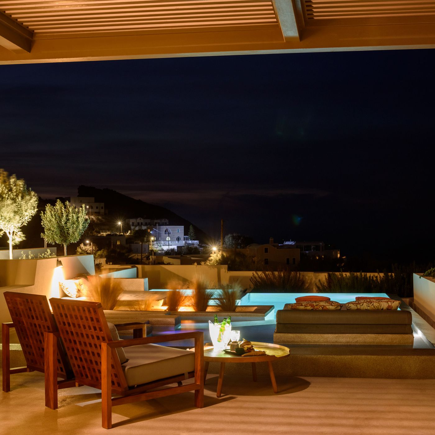 Potnia-Theron-Suites-Room-12